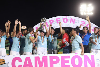La exclusión por edad sigue afectando mucho al fútbol femenino dominicano.